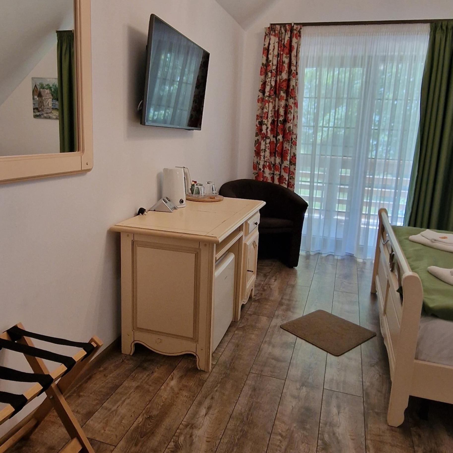 Provence Suceava Hotel Bagian luar foto