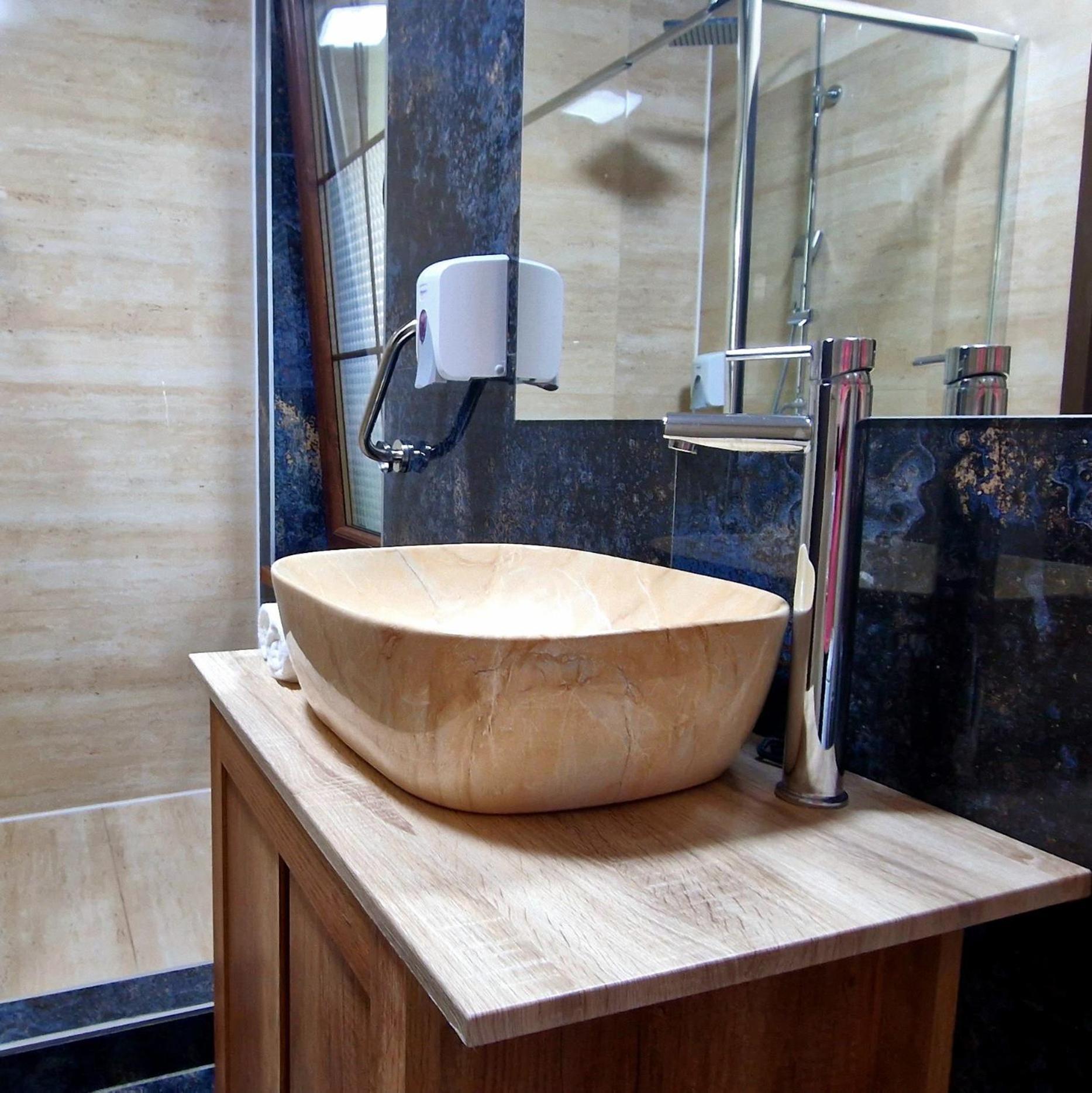 Provence Suceava Hotel Bagian luar foto