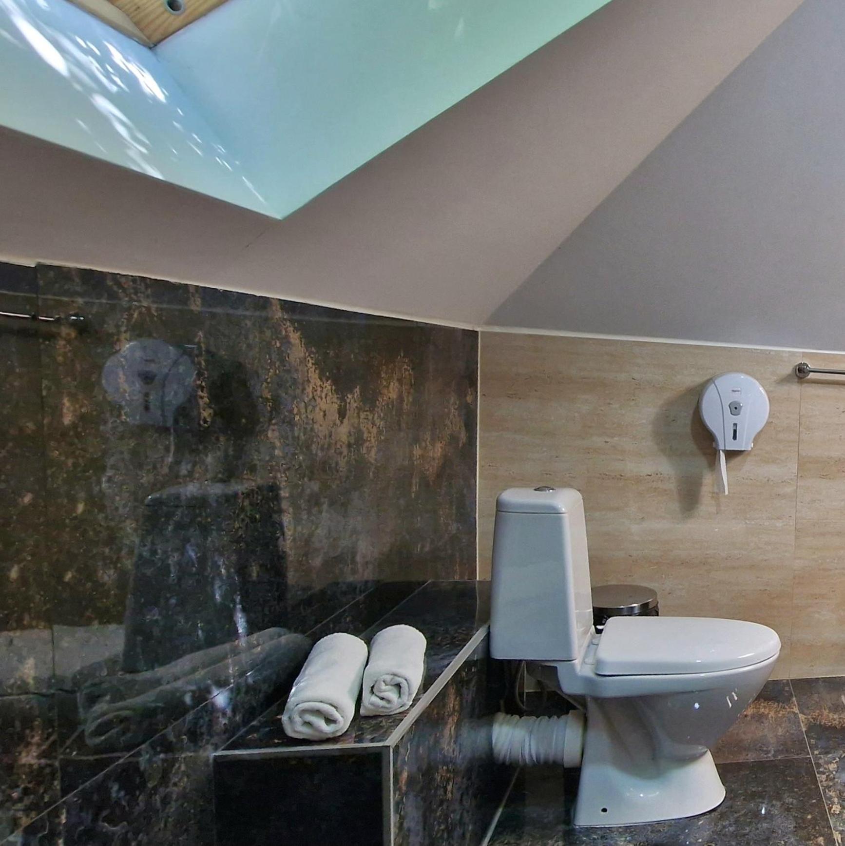 Provence Suceava Hotel Bagian luar foto